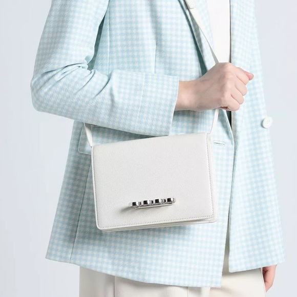 Alexander McQueen: Four-Ring Clutch Crossbody Bag - Picture 2 of 16